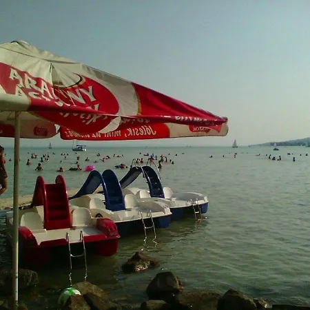 Petofi Sandor Utca بيت للعطل Balatonfůzfő